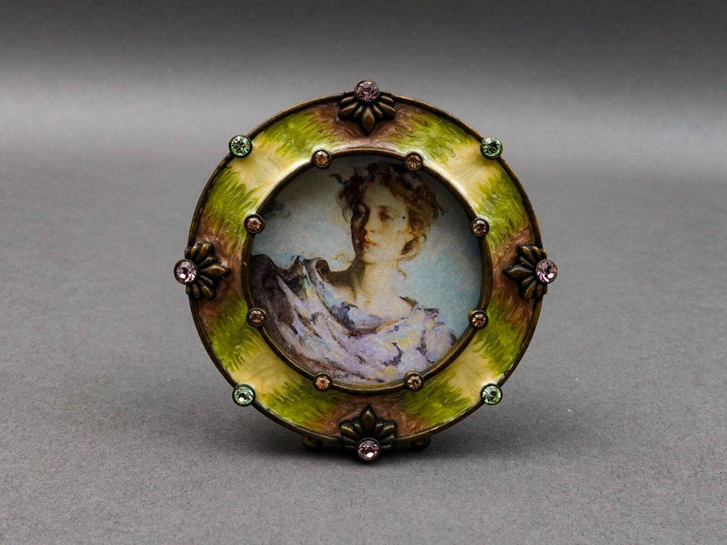 Jay Strongwater Swarovski Crystals Enameled Round MIni Photo Picture Frame 3"