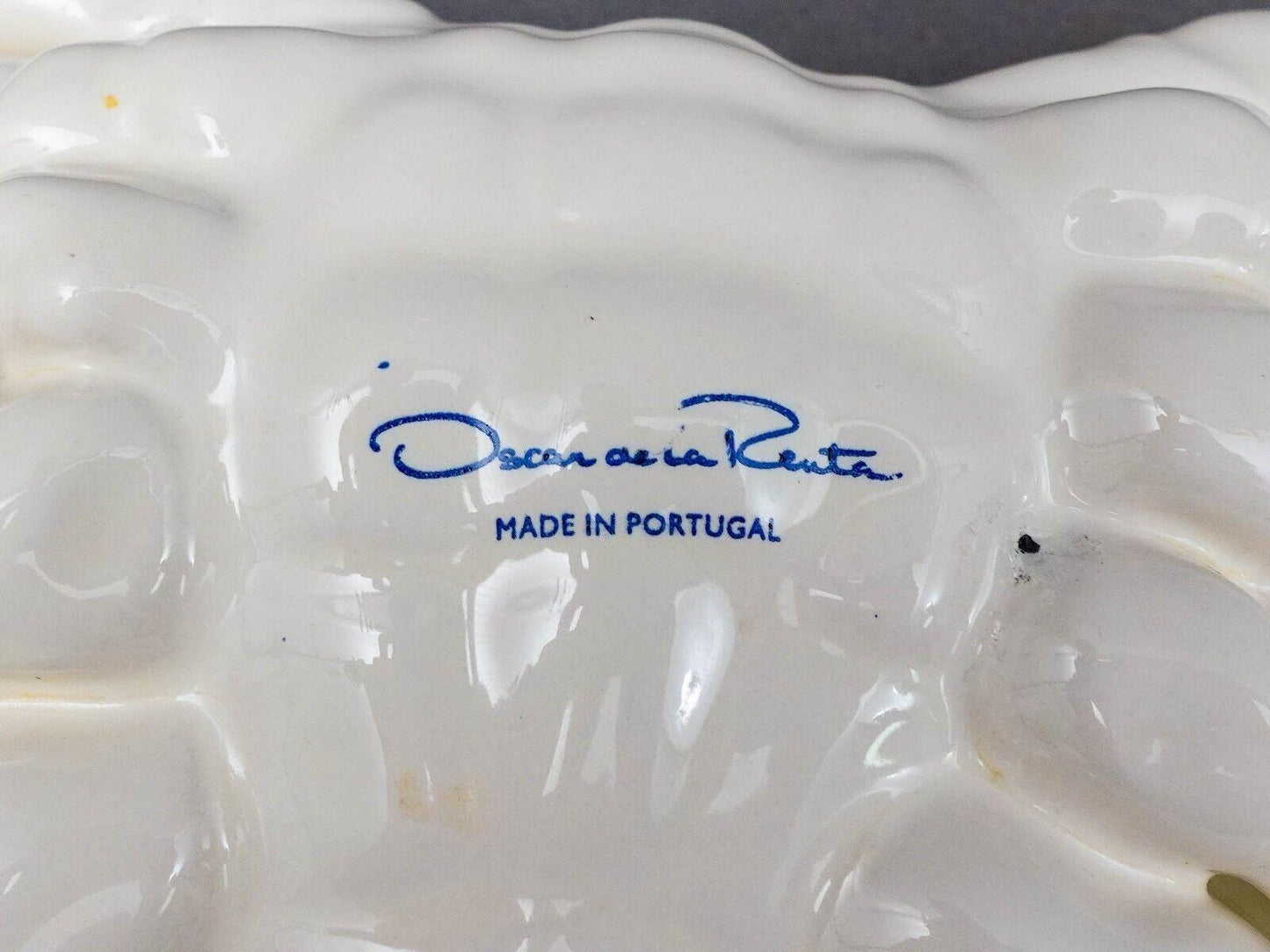 Oscar De La Renta Portugal White Porcelain Shell Crab Lidded Condiment Server