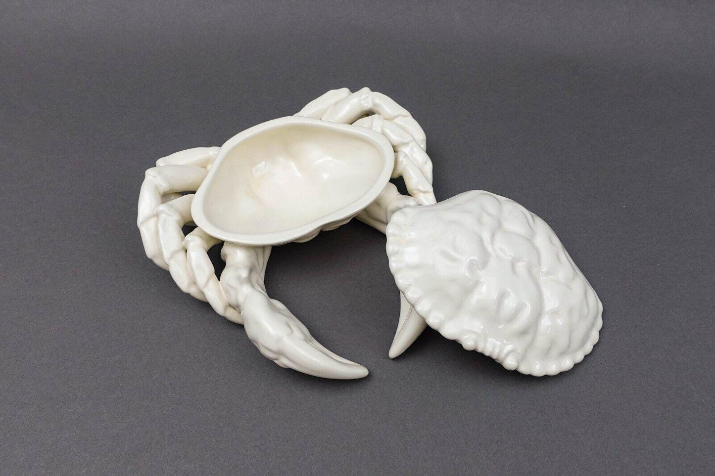 Oscar De La Renta Portugal White Porcelain Shell Crab Lidded Condiment Server