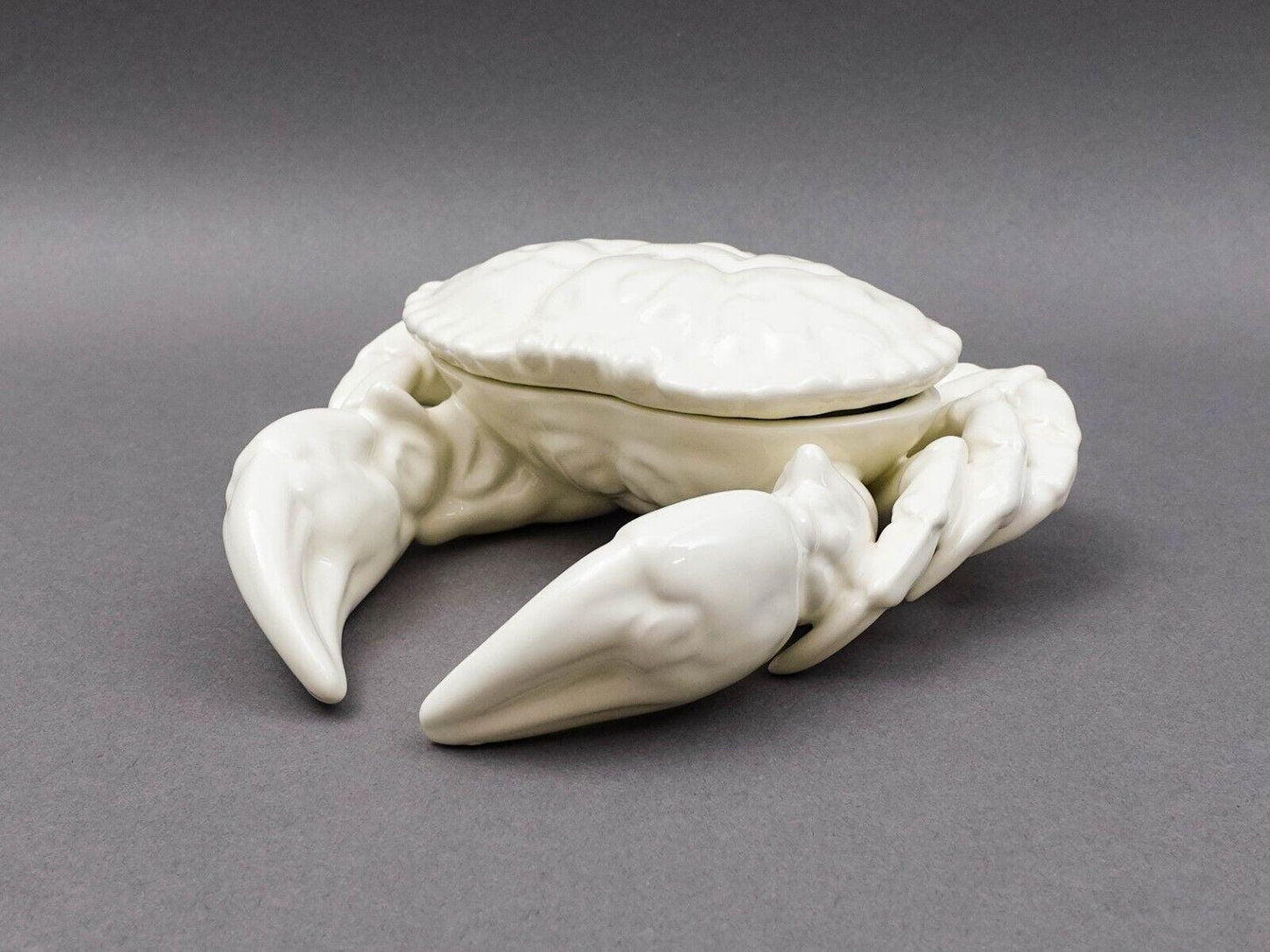 Oscar De La Renta Portugal White Porcelain Shell Crab Lidded Condiment Server