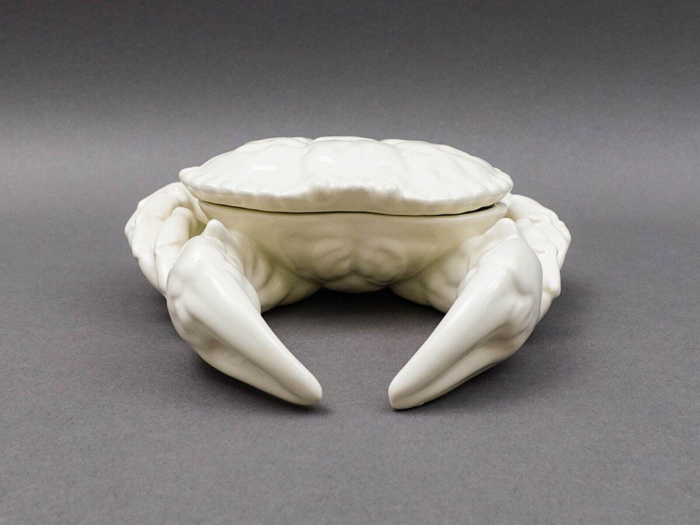 Oscar De La Renta Portugal White Porcelain Shell Crab Lidded Condiment Server