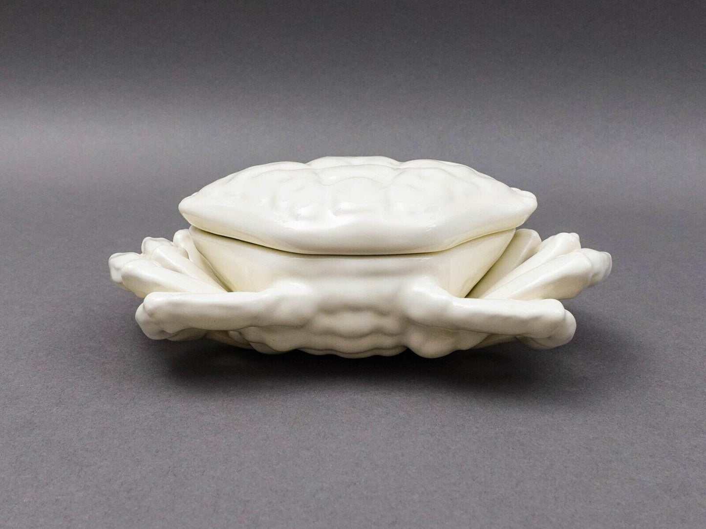 Oscar De La Renta Portugal White Porcelain Shell Crab Lidded Condiment Server