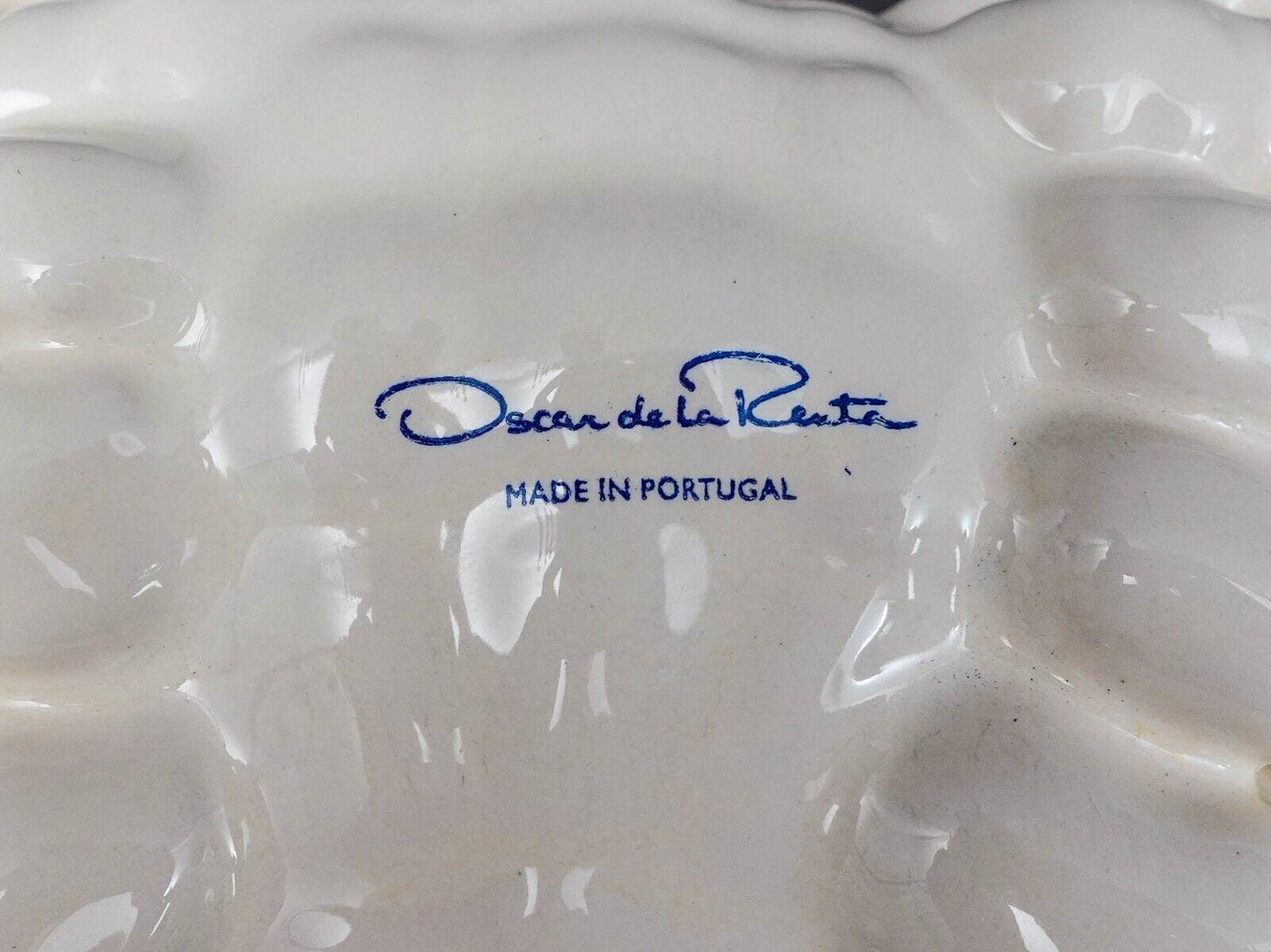 Oscar De La Renta Portugal White Porcelain Shell Crab Lidded Condiment Server