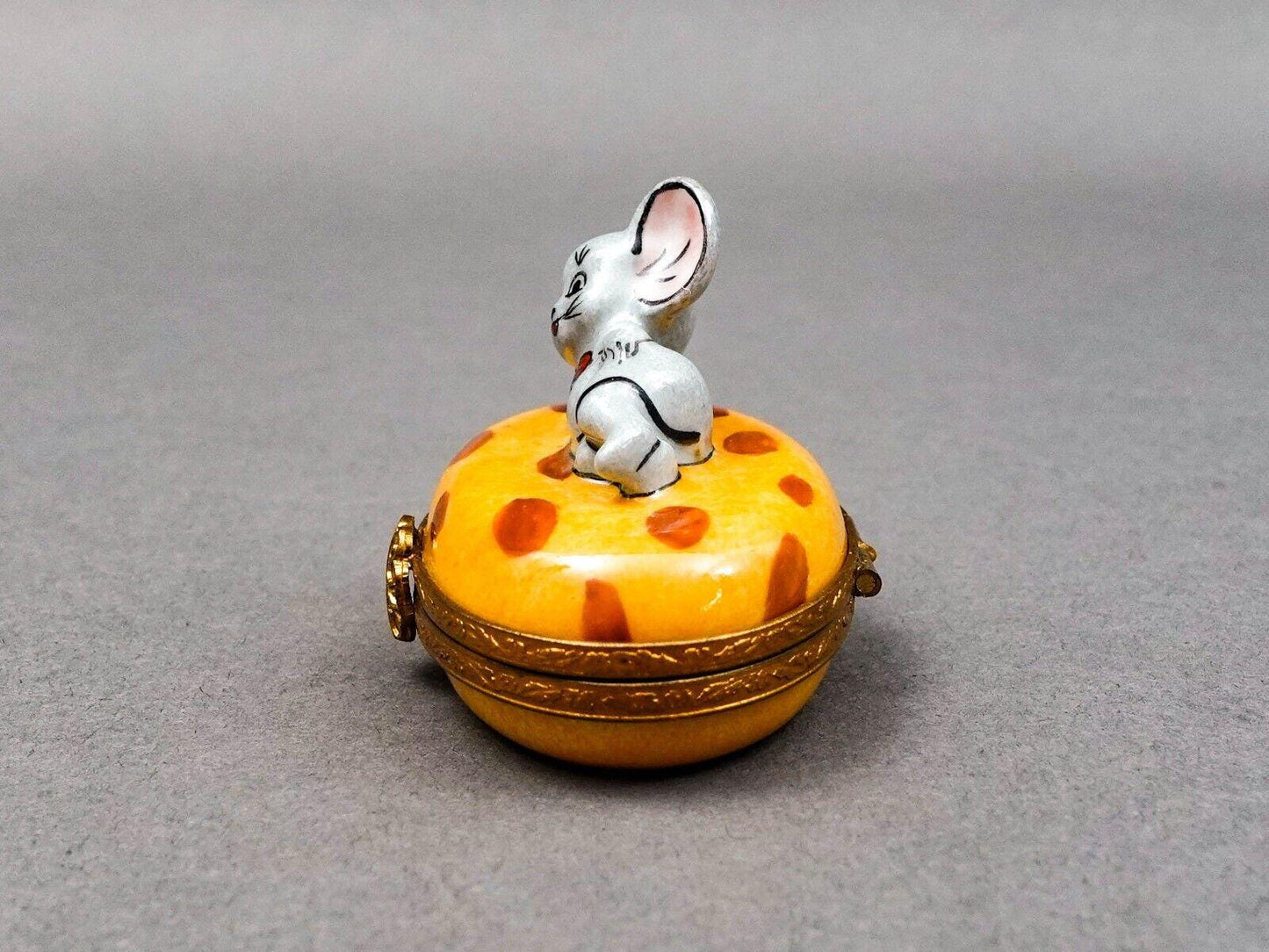 Limoges France Signed Peint Main Mouse And Cheese Porcelain Hinged Trinket Box