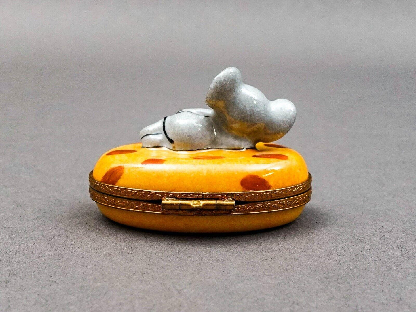 Limoges France Signed Peint Main Mouse And Cheese Porcelain Hinged Trinket Box