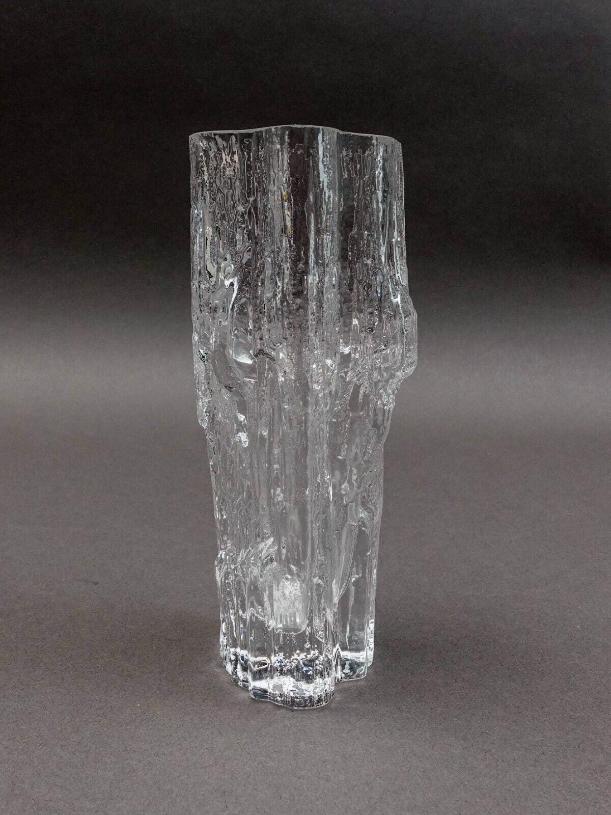 Iittala Finland Tapio Wirkkala Signed MCM "Avena" Textured Ice Glass Vase 6 7/8"