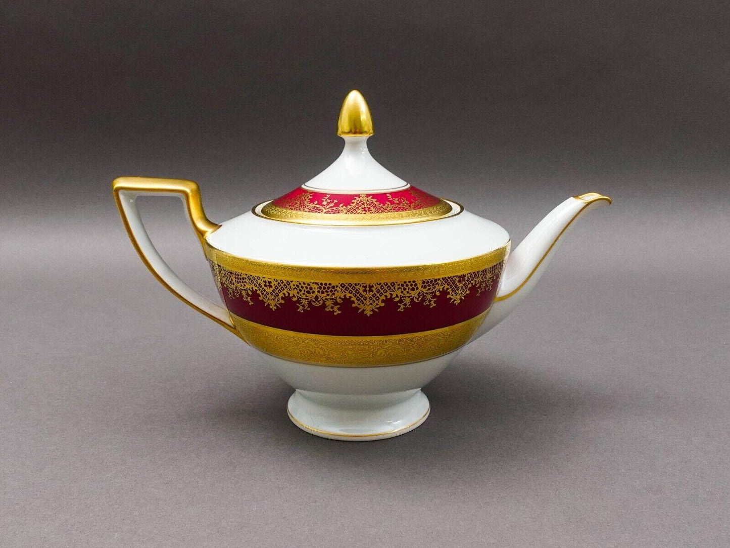 DW Porzellan Karlsbader Wertarbeit Germany Fuchsia Gold Encrusted Lidded Tea Pot