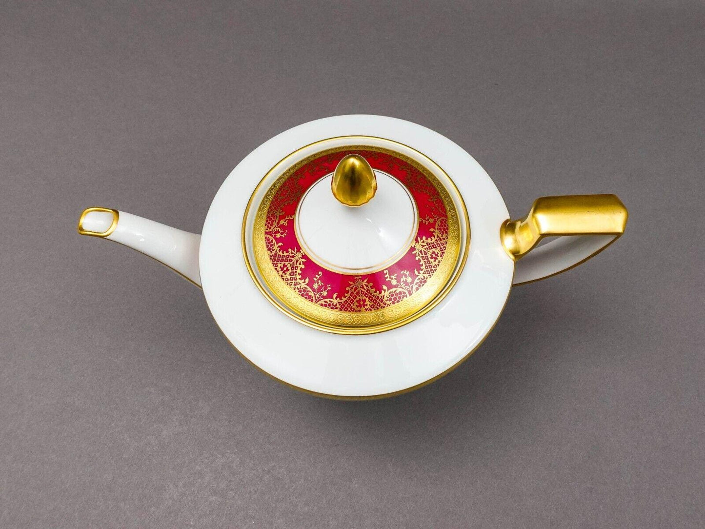 DW Porzellan Karlsbader Wertarbeit Germany Fuchsia Gold Encrusted Lidded Tea Pot
