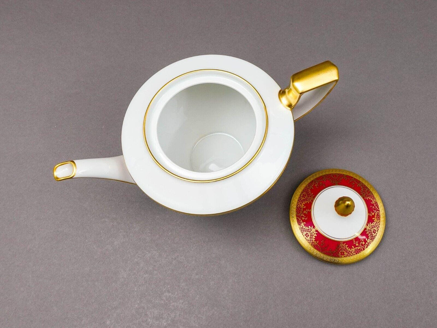 DW Porzellan Karlsbader Wertarbeit Germany Fuchsia Gold Encrusted Lidded Tea Pot
