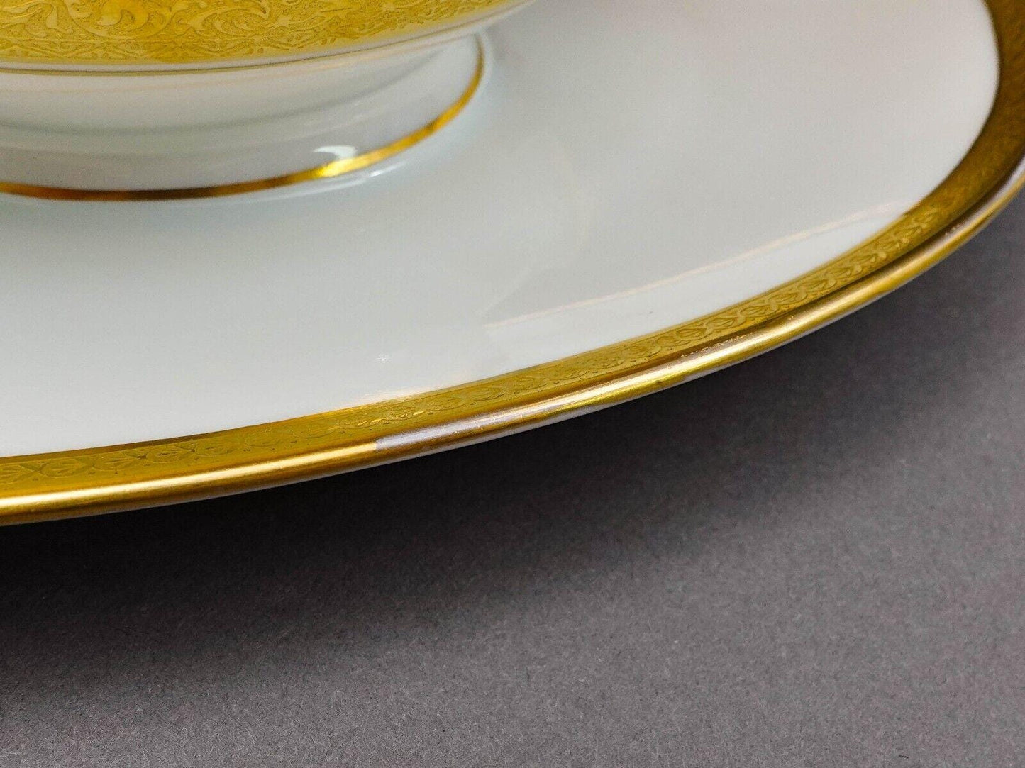 DW Porzellan Karlsbader Wertarbeit Germany Fuchsia Gold Encrusted Gravy Boat