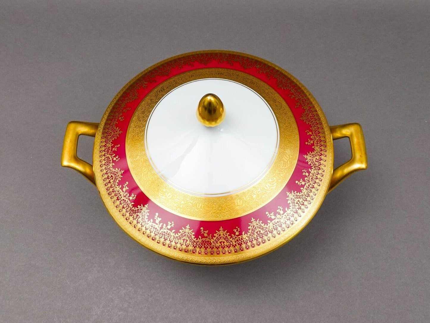 DW Porzellan Karlsbader Wertarbeit Germany Fuchsia Gold Encrusted Covered Tureen
