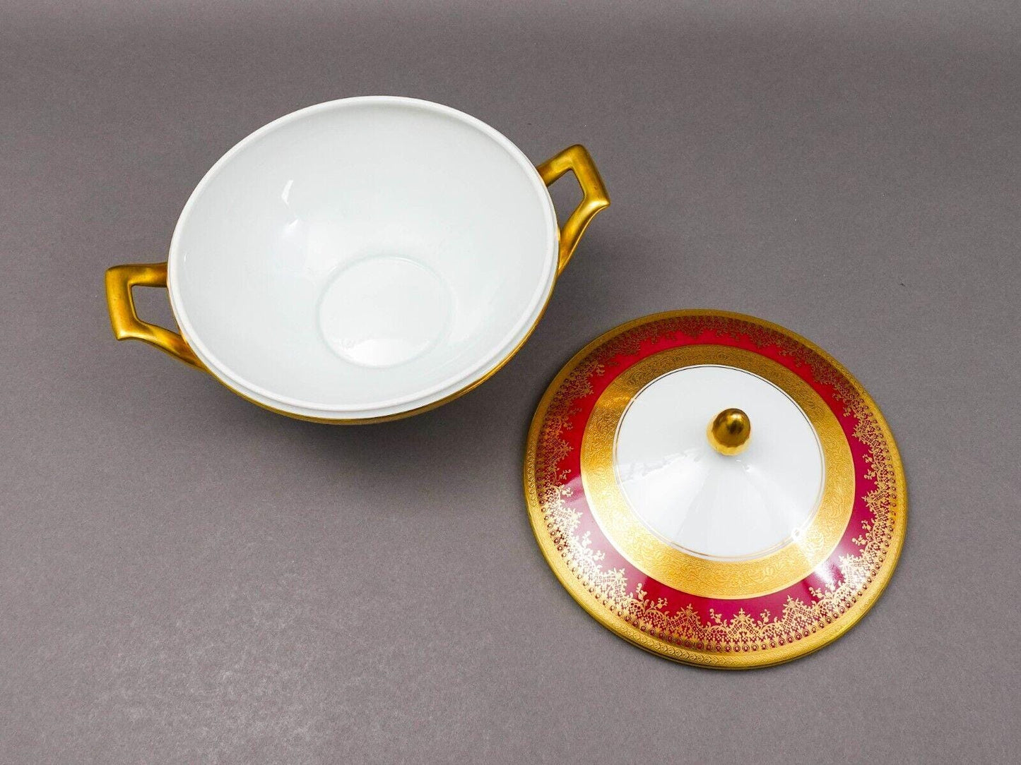 DW Porzellan Karlsbader Wertarbeit Germany Fuchsia Gold Encrusted Covered Tureen