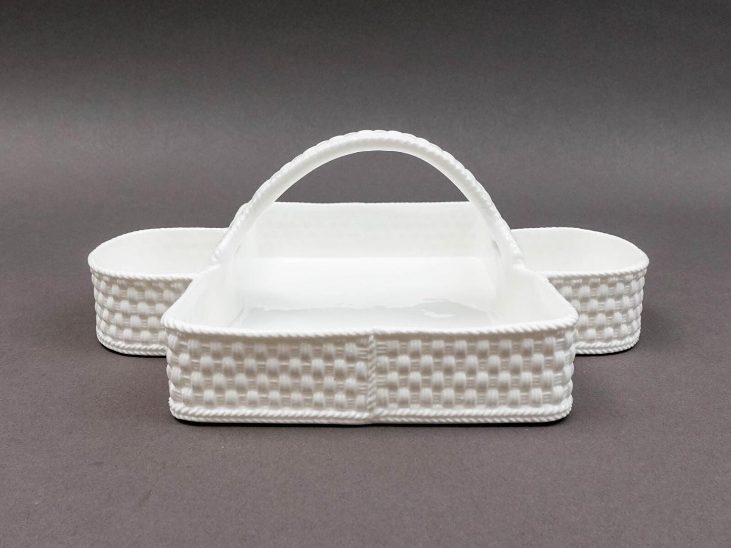 Tiffany & Co Ireland "Tiffany Weave" White Strawberry Basket Serving Tray 1994