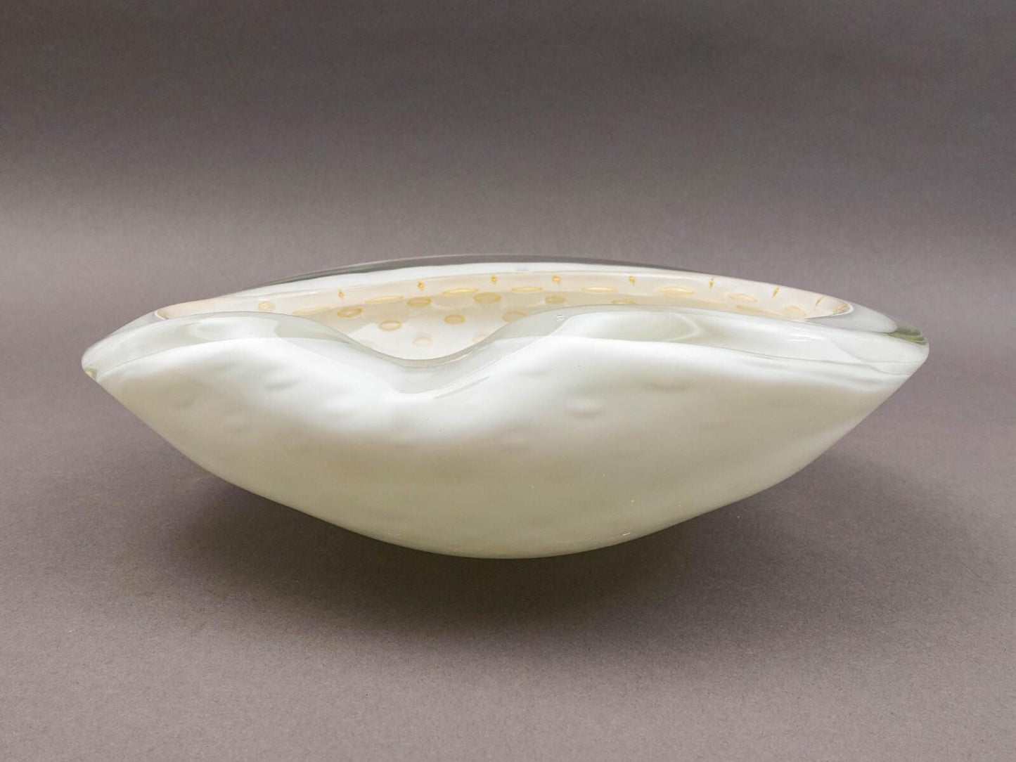 Alfredo Barbini Murano Italy MCM Bullicante White Gold Flecks Art Glass Bowl