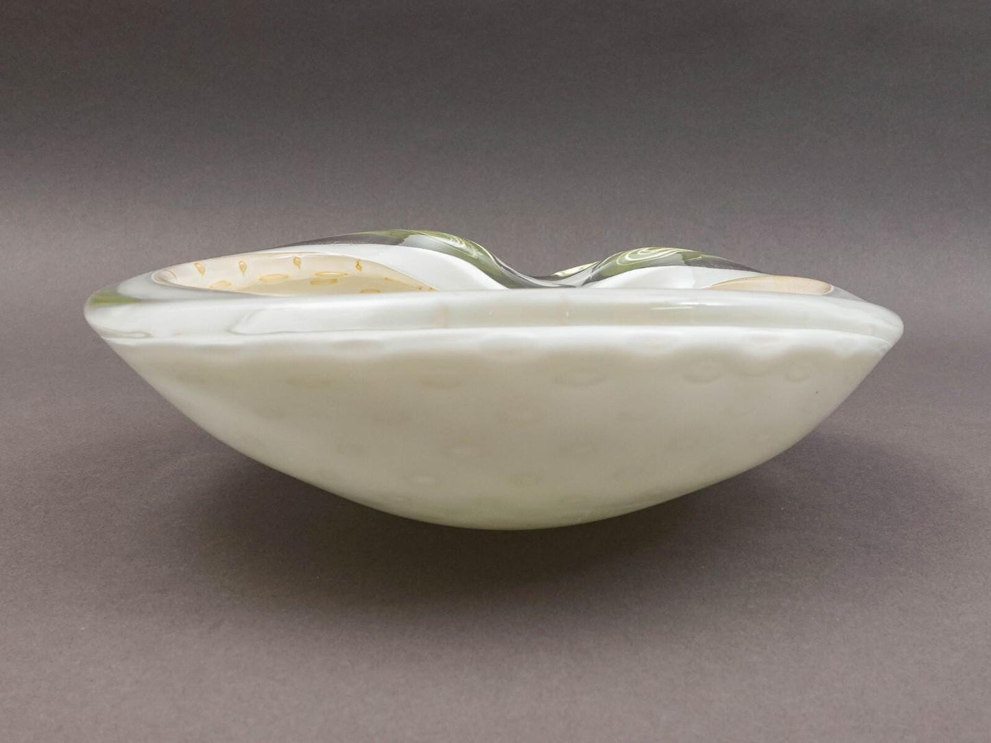 Alfredo Barbini Murano Italy MCM Bullicante White Gold Flecks Art Glass Bowl