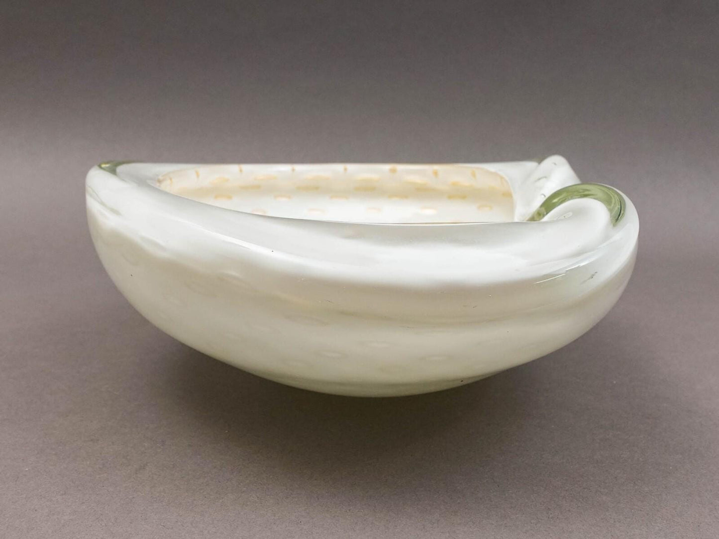 Alfredo Barbini Murano Italy MCM Bullicante White Gold Flecks Art Glass Bowl