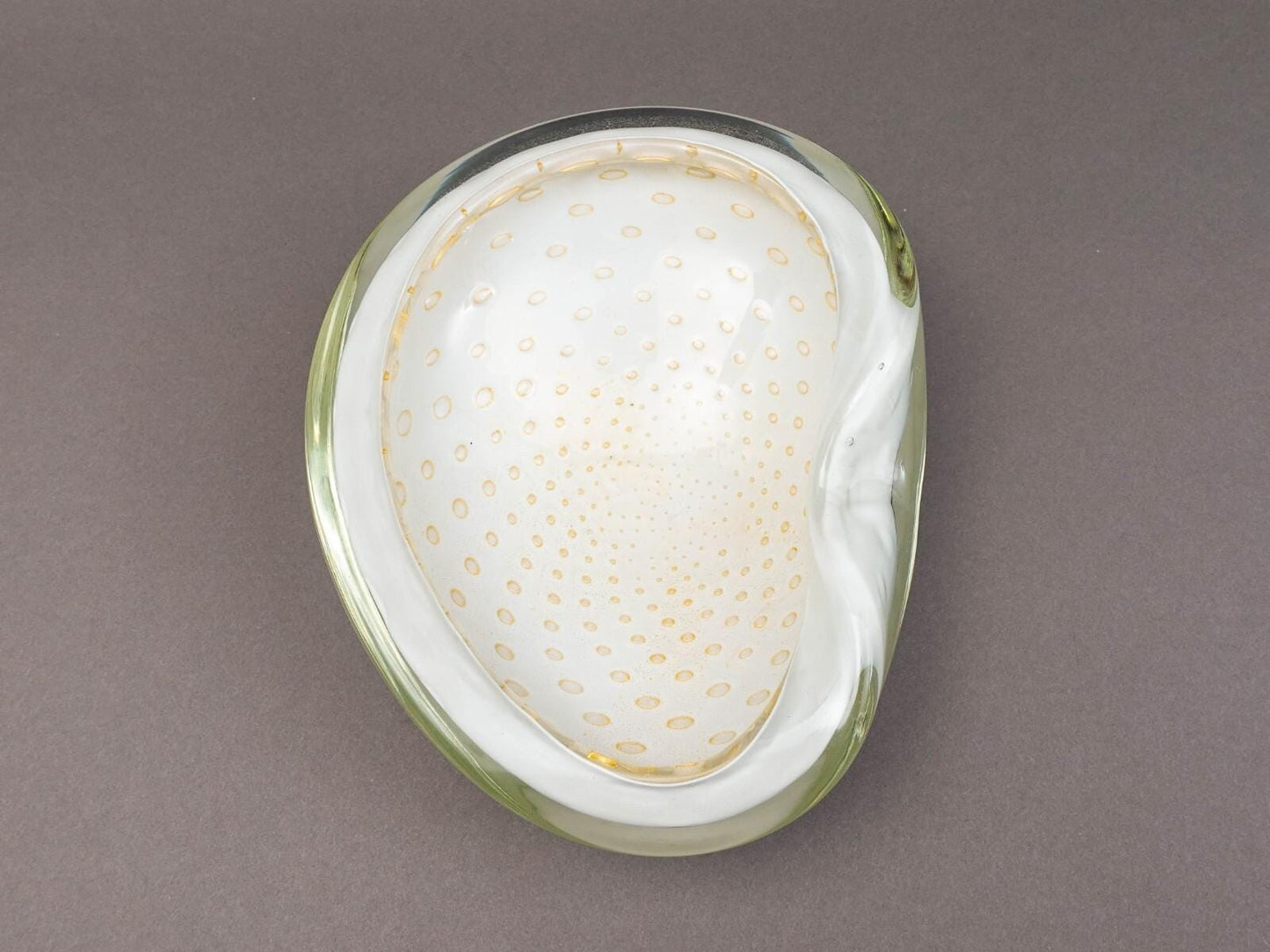 Alfredo Barbini Murano Italy MCM Bullicante White Gold Flecks Art Glass Bowl