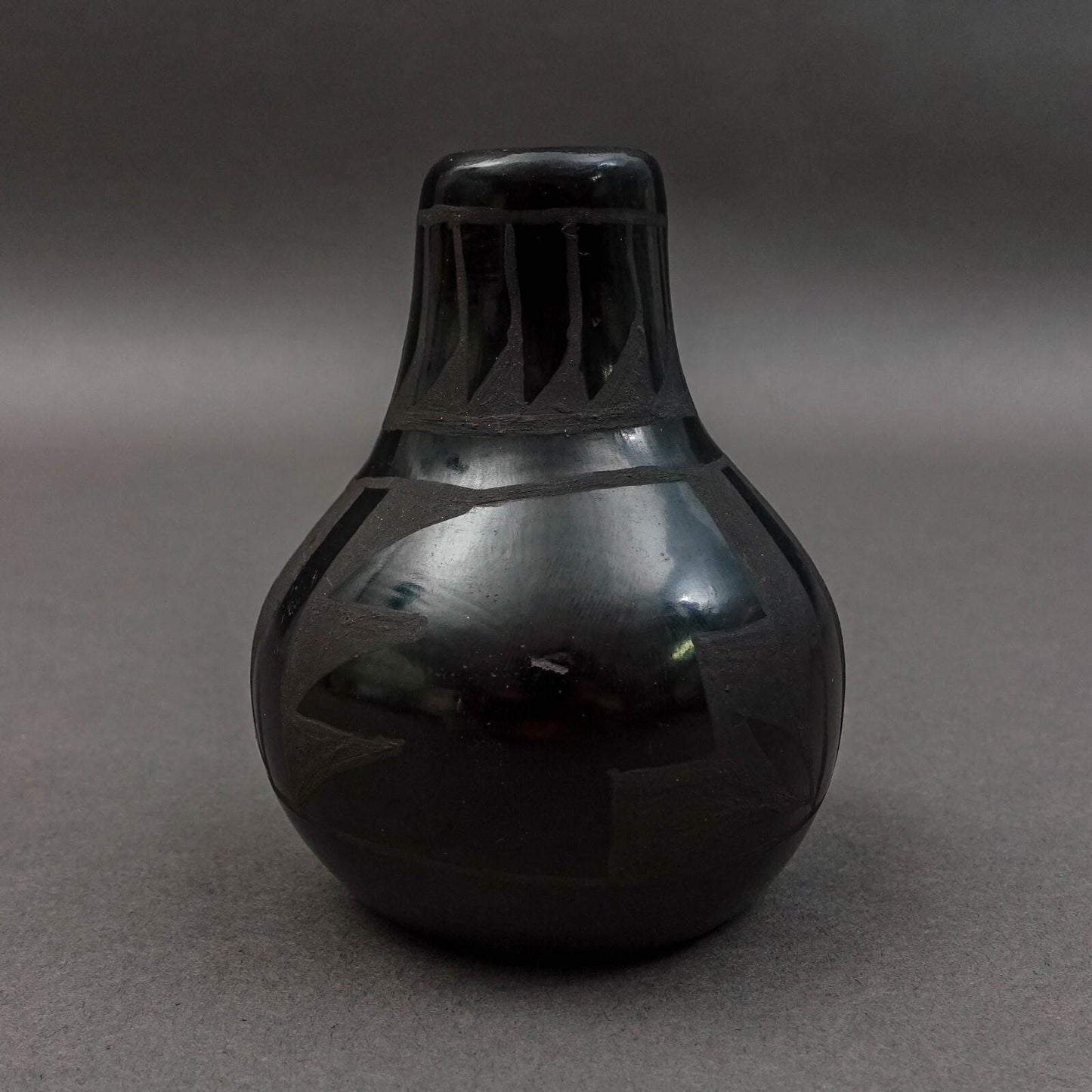 Belua Suazo Santa Clara Pueblo Signed Black Pottery Small Bud Vase 3 1/2"