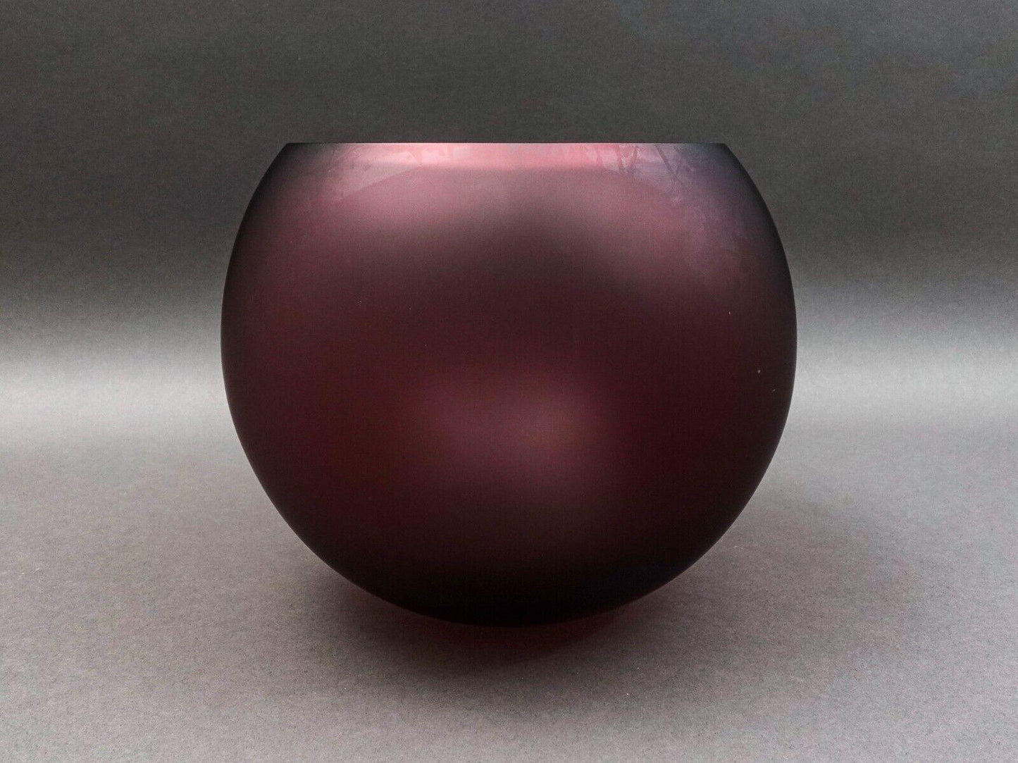 Movado Crystal Signed Amethyst Satin Art Glass Centerpiece Bowl Vase 8"