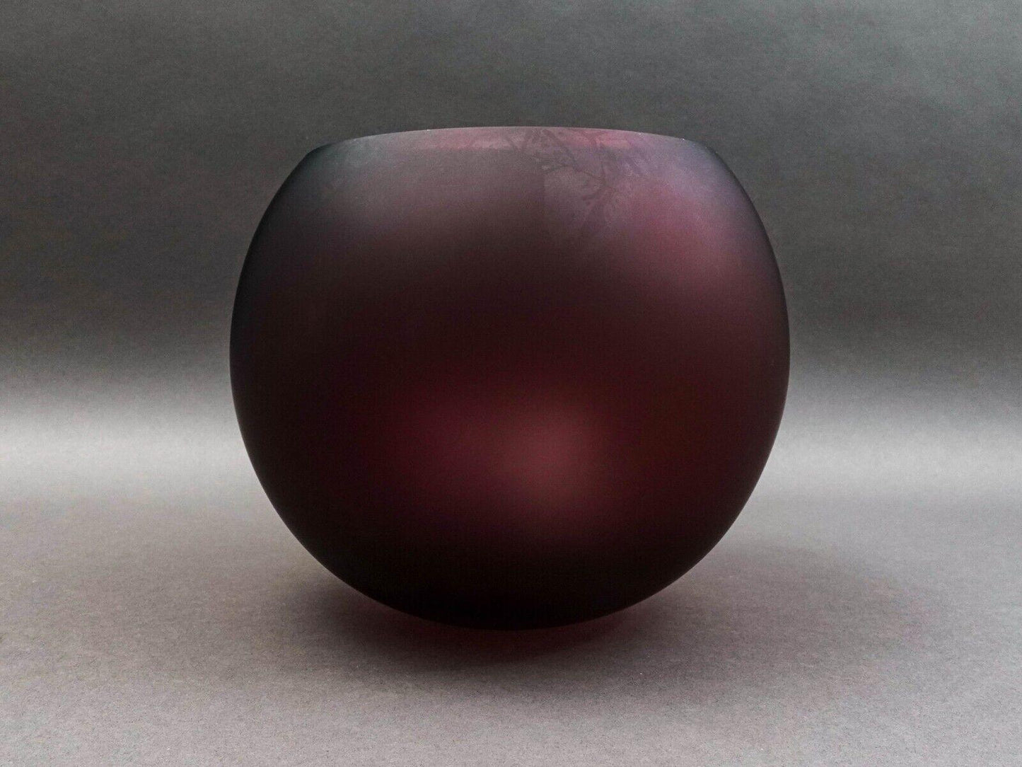 Movado Crystal Signed Amethyst Satin Art Glass Centerpiece Bowl Vase 8"