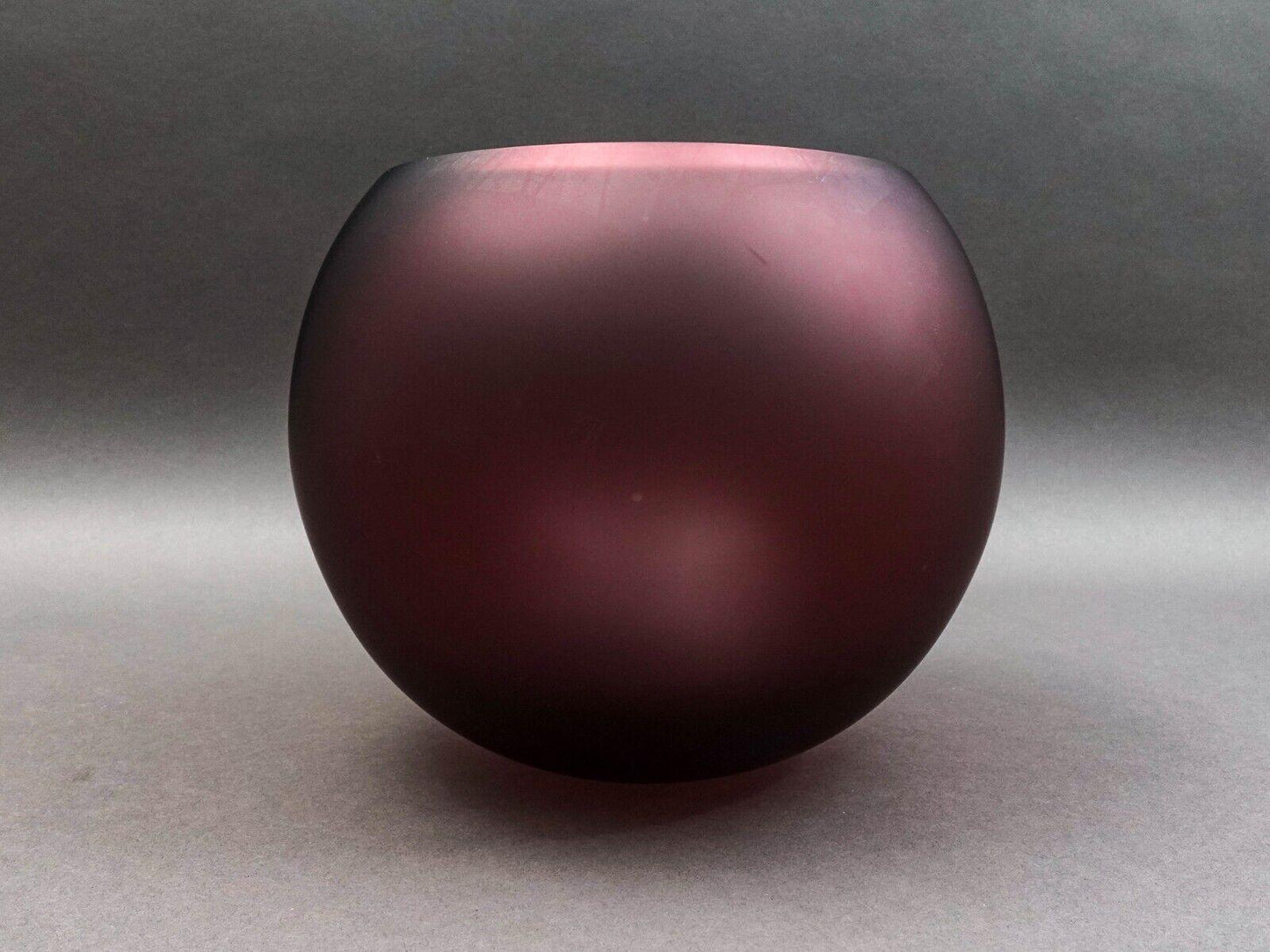 Movado Crystal Signed Amethyst Satin Art Glass Centerpiece Bowl Vase 8"
