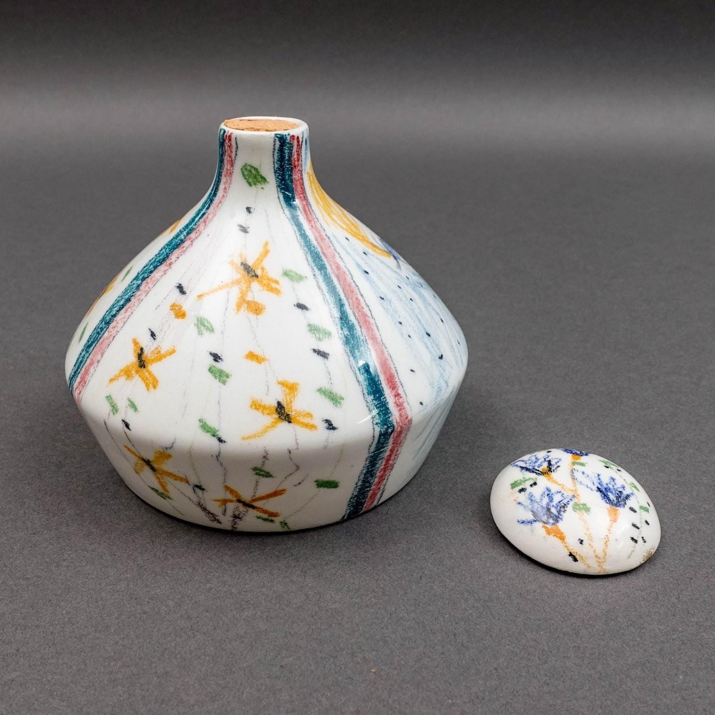 Milvia Quadrifoglio Italy Vintage Hand Painted Pottery Bottle (Read)