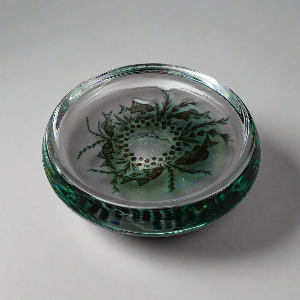 Edward Hald (Sweden, 1883 -1980) Orrefors 1954 "Graal" Fish Art Glass Bowl 9.25"