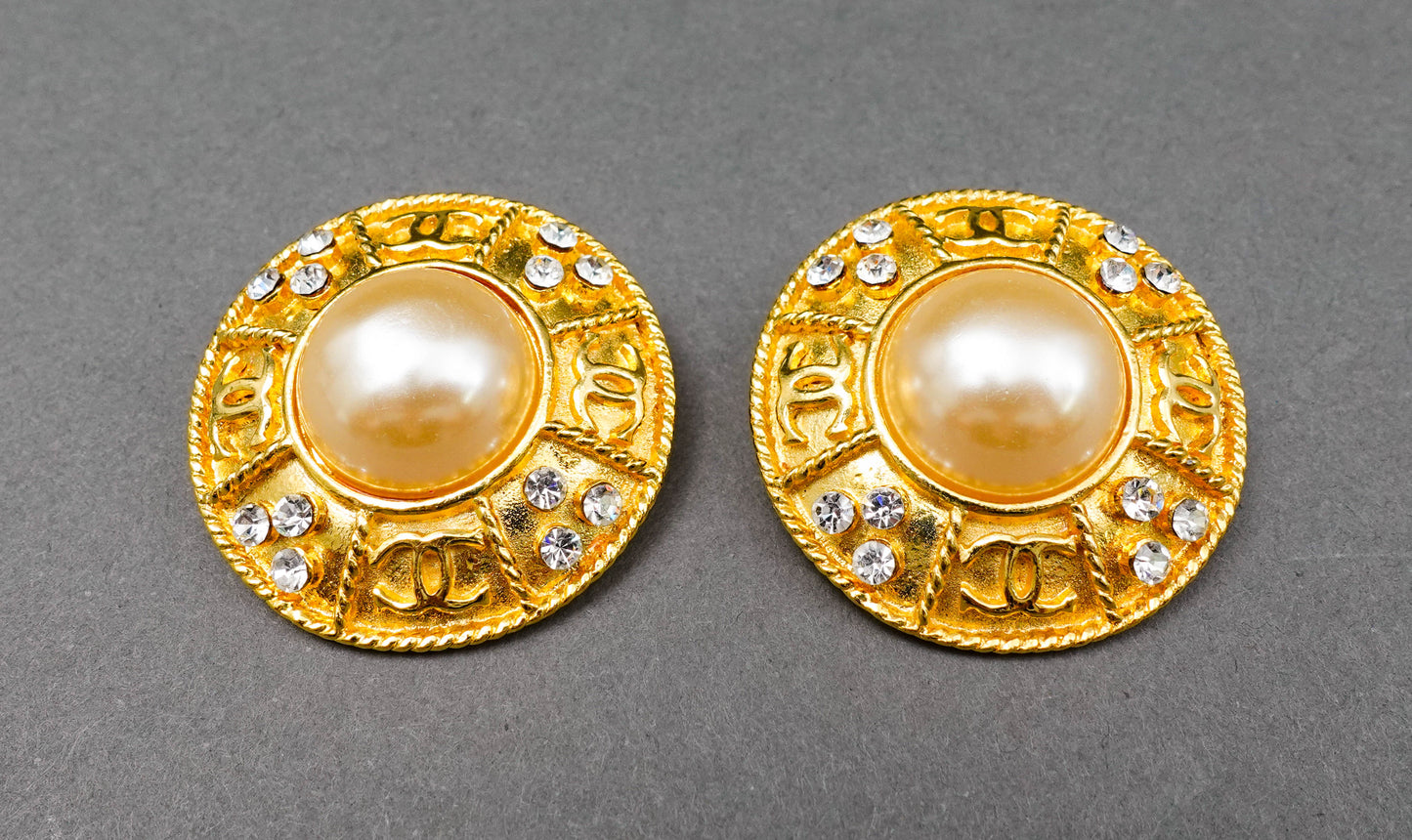 Chanel Vintage CC Logo Round Gold Tone Faux Mabe Pearl Rhinestone Clip Earrings