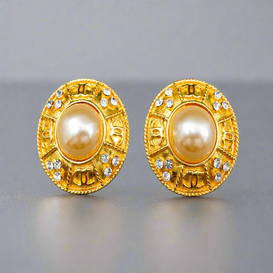 Chanel Vintage CC Logo Round Gold Tone Faux Mabe Pearl Rhinestone Clip Earrings