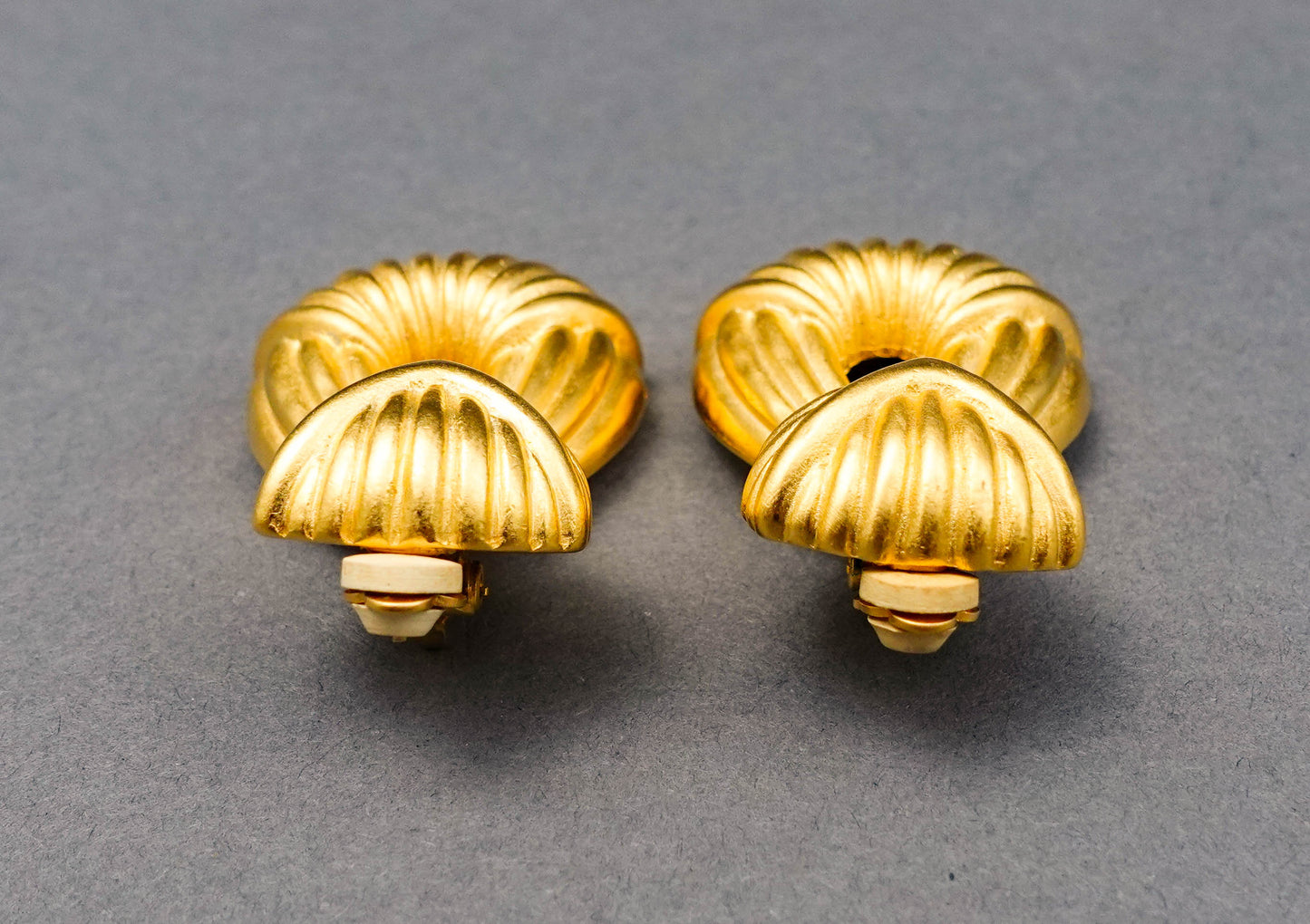 Givenchy Vintage Large Gold Tone Dangle Drop Door Knocker Runway Clip Earrings
