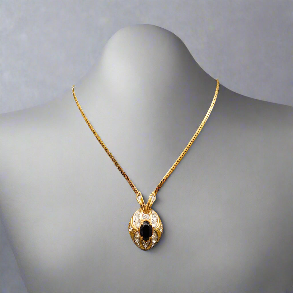 Nina Ricci Vintage Faux Onyx Rhinestone Gold Tone Herringbone Chain Necklace