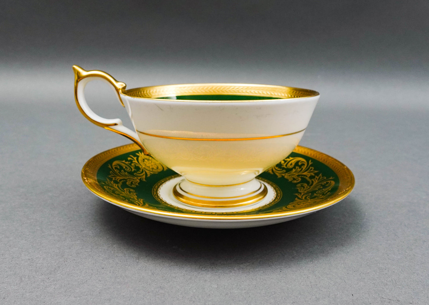 Aynsley England Imperial 193 Laurel Green Gold Cup & Saucer Set