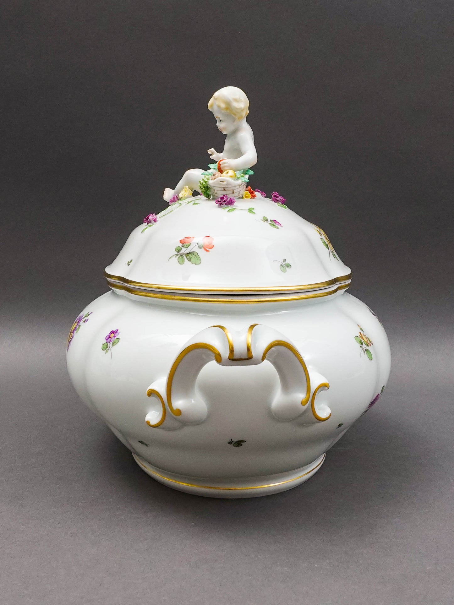 Augarten Wien Austria Floral Gold Gilt Porcelain Large Oval Covered Soup Tureen