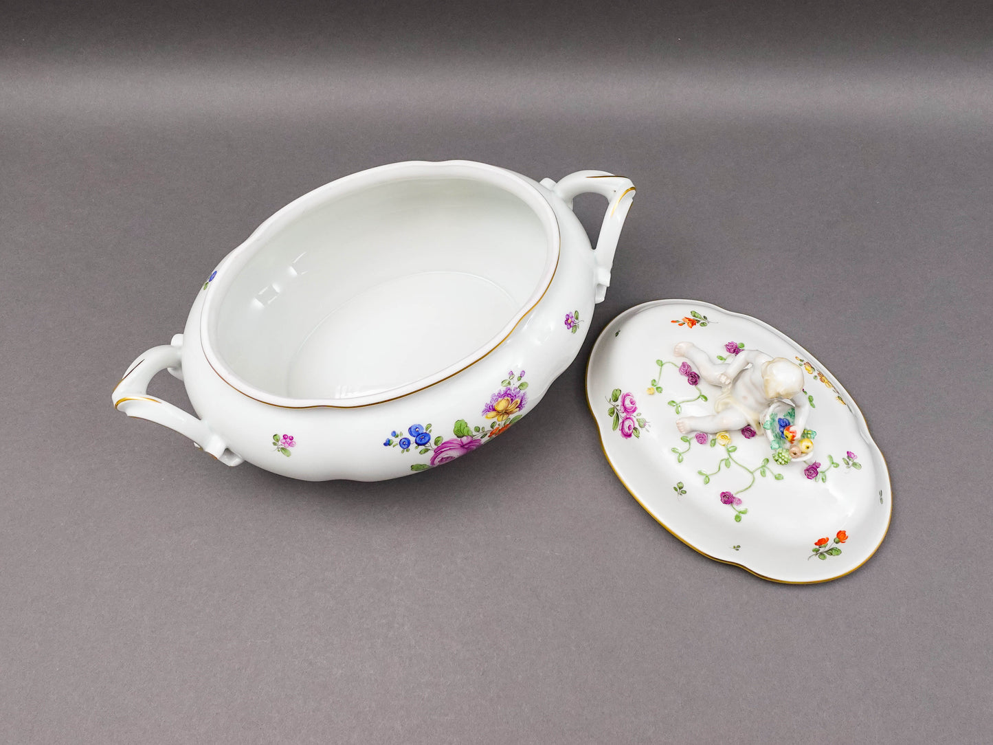 Augarten Wien Austria Floral Gold Gilt Porcelain Large Oval Covered Soup Tureen