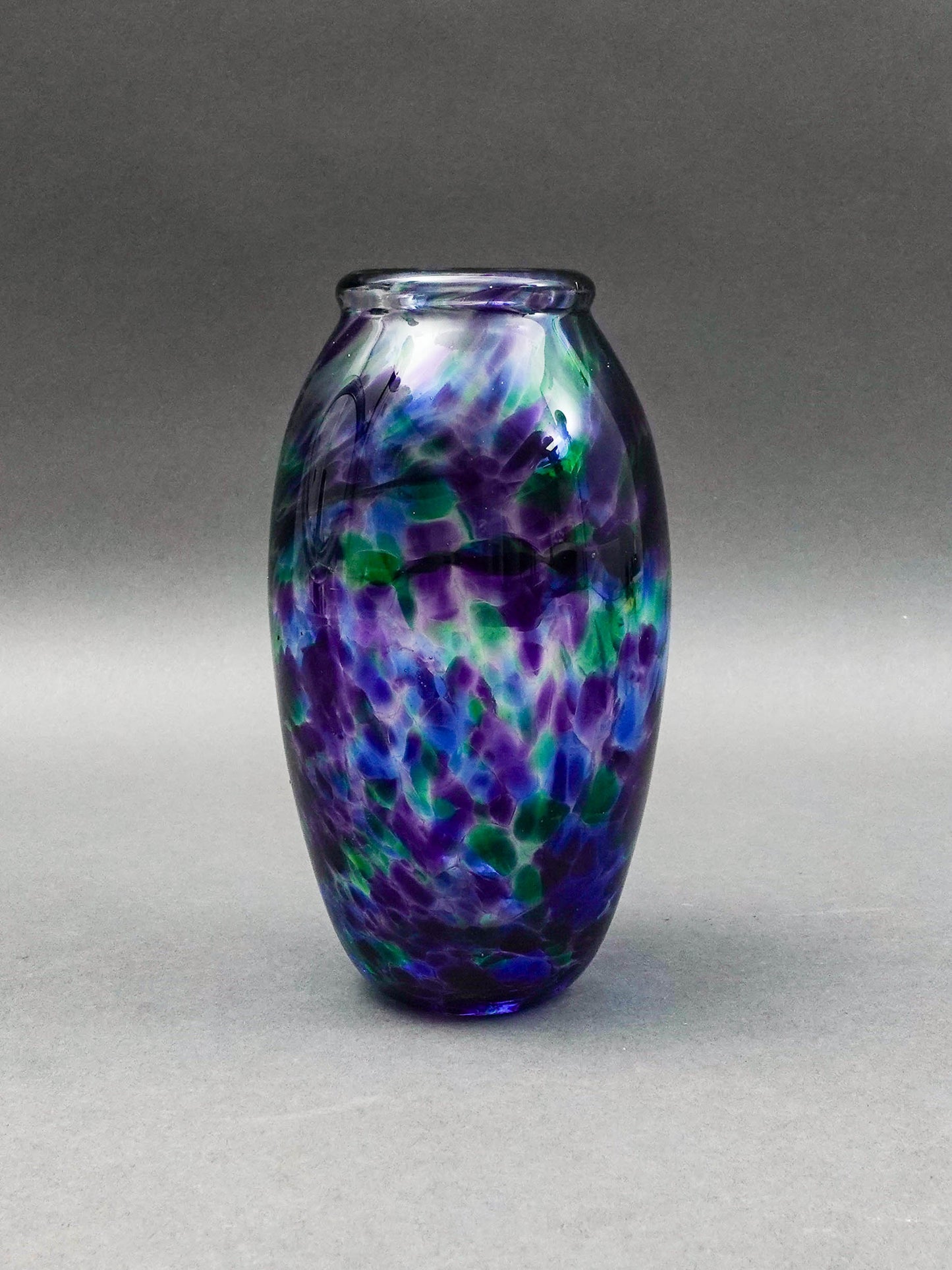 Gandelman 2012 Signed Hand Blown Studio Art Glass Vase 6 3/8"