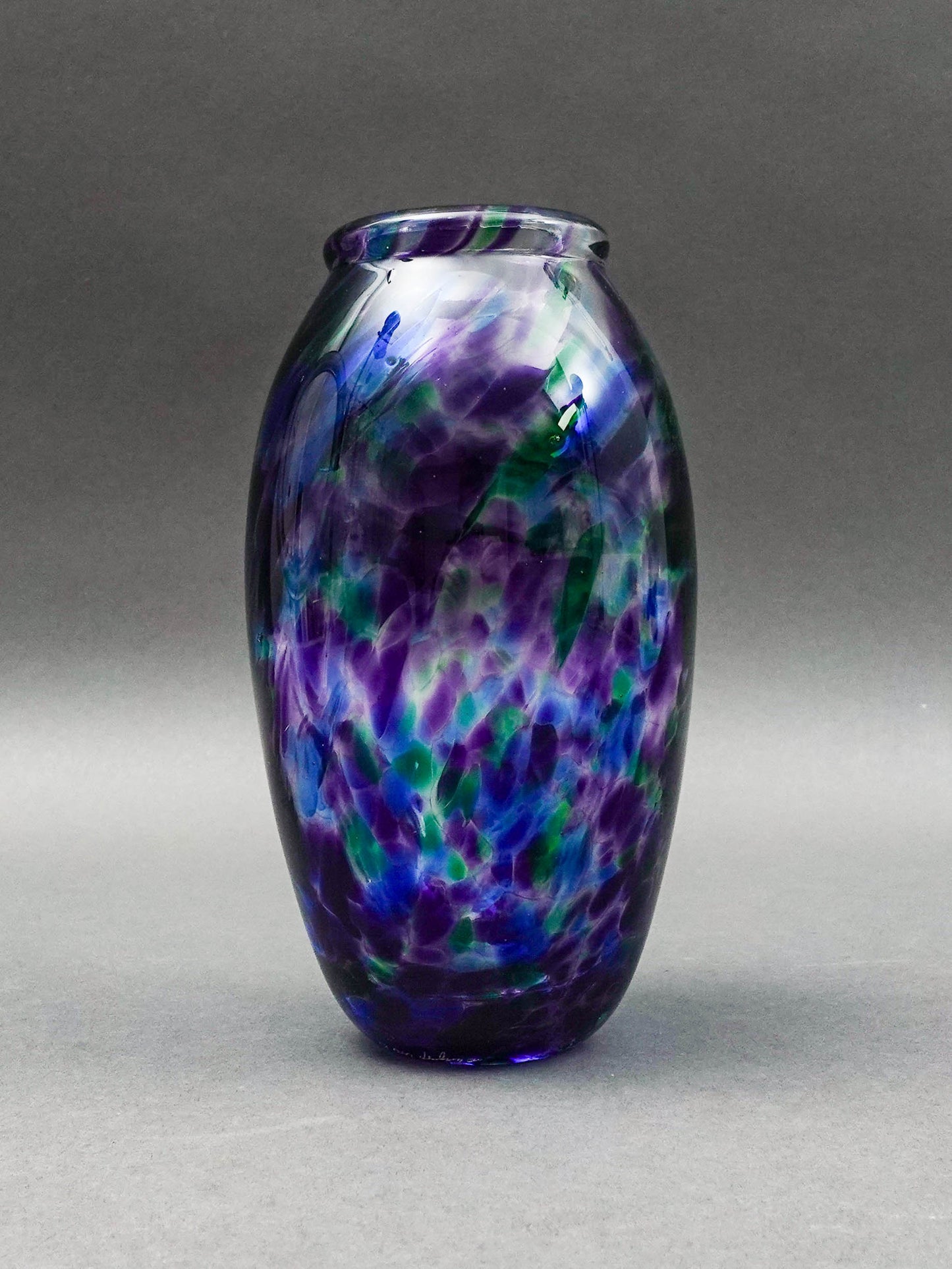 Gandelman 2012 Signed Hand Blown Studio Art Glass Vase 6 3/8"
