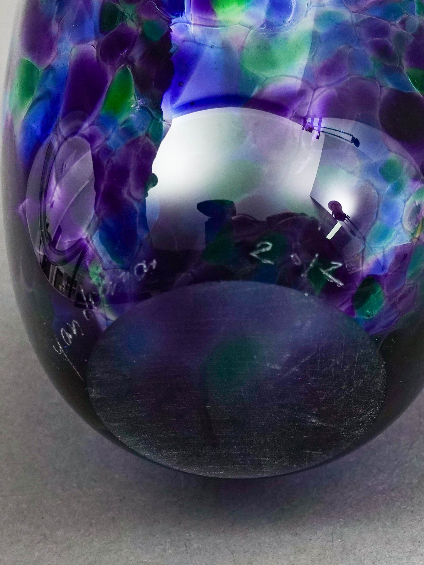 Gandelman 2012 Signed Hand Blown Studio Art Glass Vase 6 3/8"