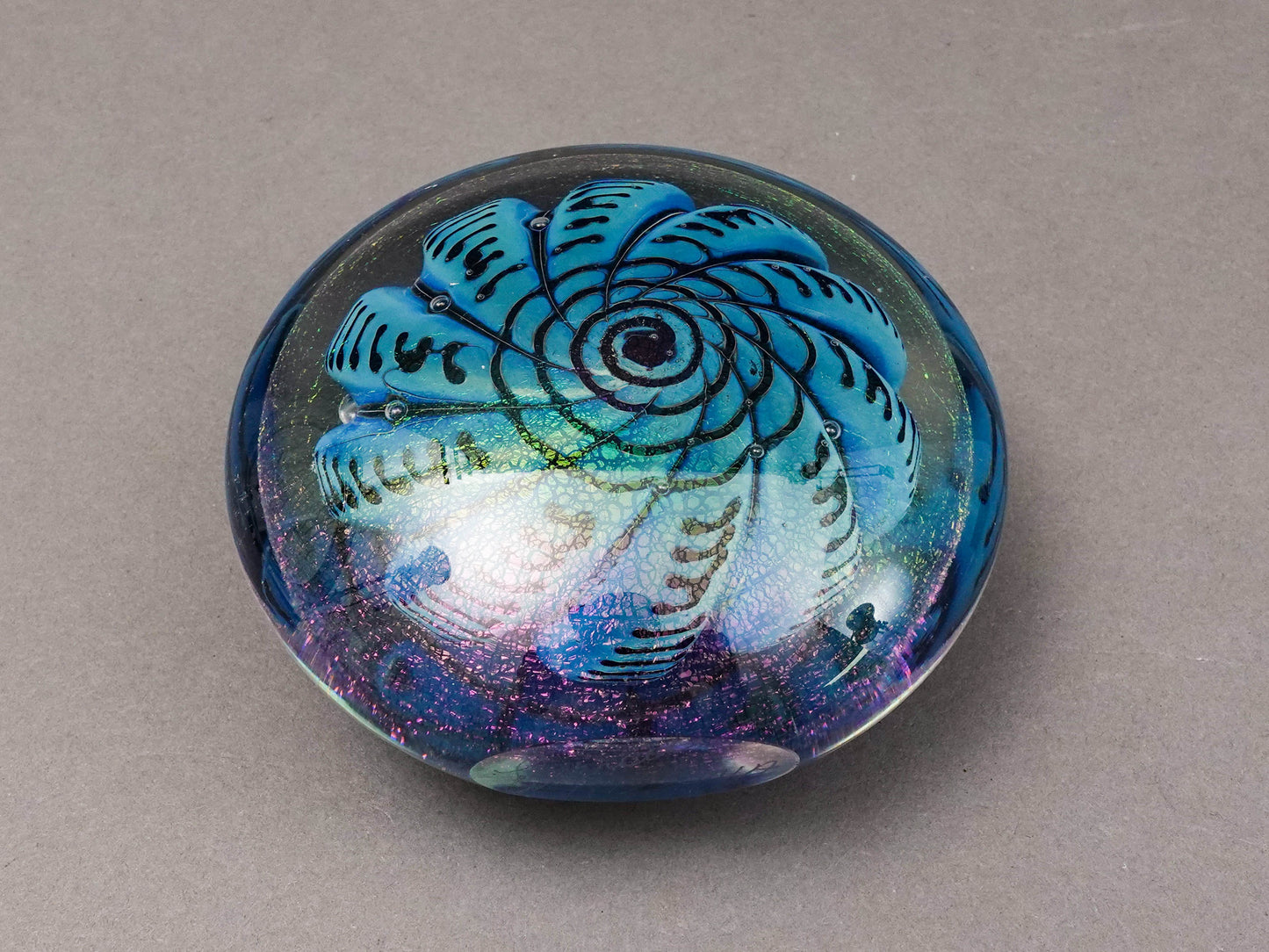 Robert Eickholt 1993 DNA Abstract Dichroic Iridescent Swirl Paperweight (Read)