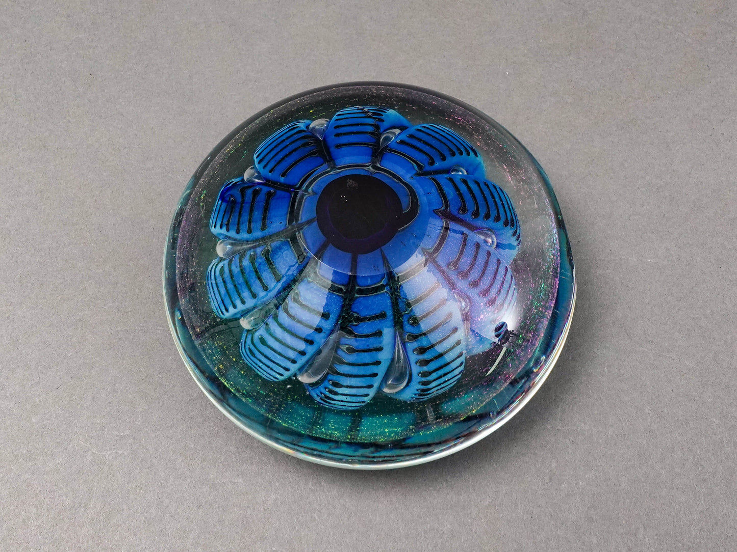 Robert Eickholt 1993 DNA Abstract Dichroic Iridescent Swirl Paperweight (Read)