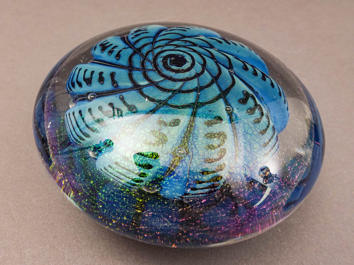 Robert Eickholt 1993 DNA Abstract Dichroic Iridescent Swirl Paperweight (Read)