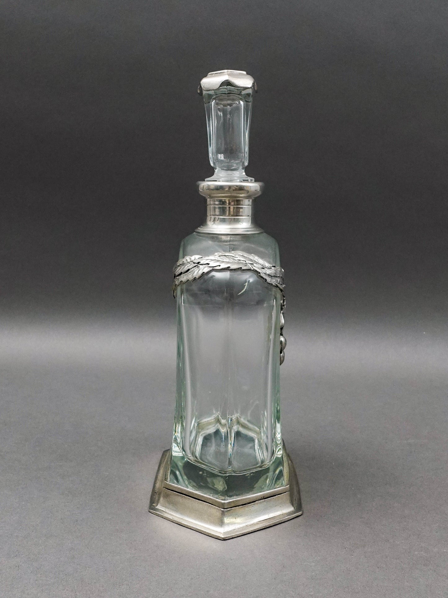 Brescia Peltro Italy Grape Pewter Etain Zinn 95% Crystal Glass Whiskey Decanter