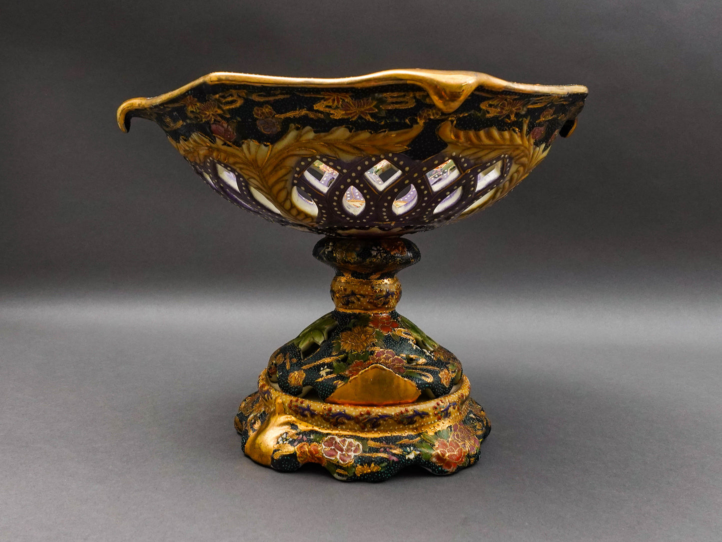 Royal Satsuma Handpainted Moriage Reticulated Pedestal Centerpiece Bowl Compote