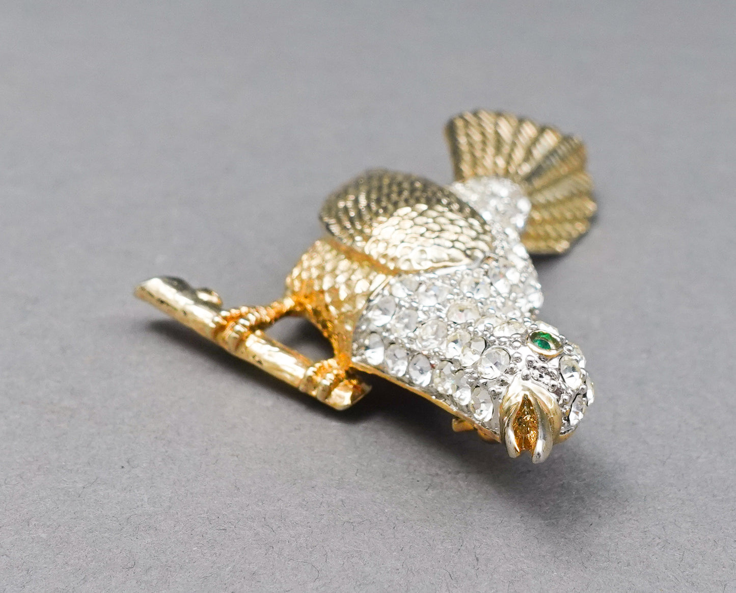 Unsigned Large Gold Tone Pave Rhinestone Bird On Perch Pin Brooch 3 7/8"