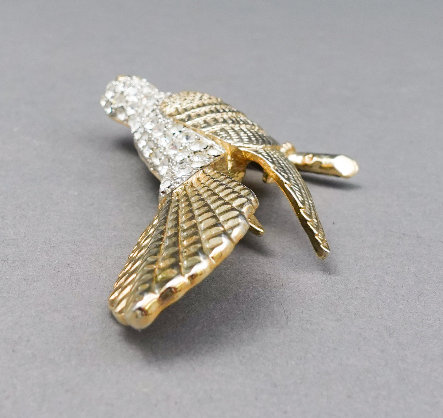 Unsigned Large Gold Tone Pave Rhinestone Bird On Perch Pin Brooch 3 7/8"