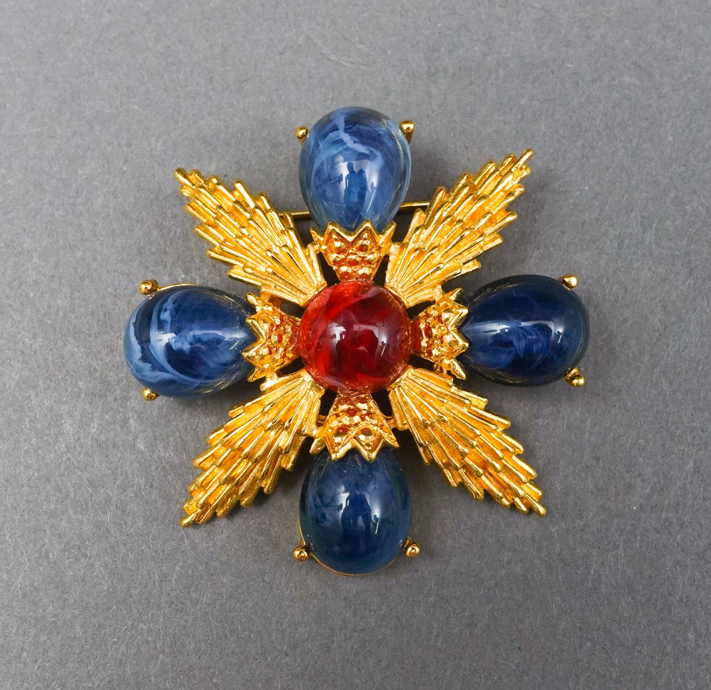 Crown Trifari Vintage Gold Tone Gripoix Cabochon Glass Maltese Cross Brooch