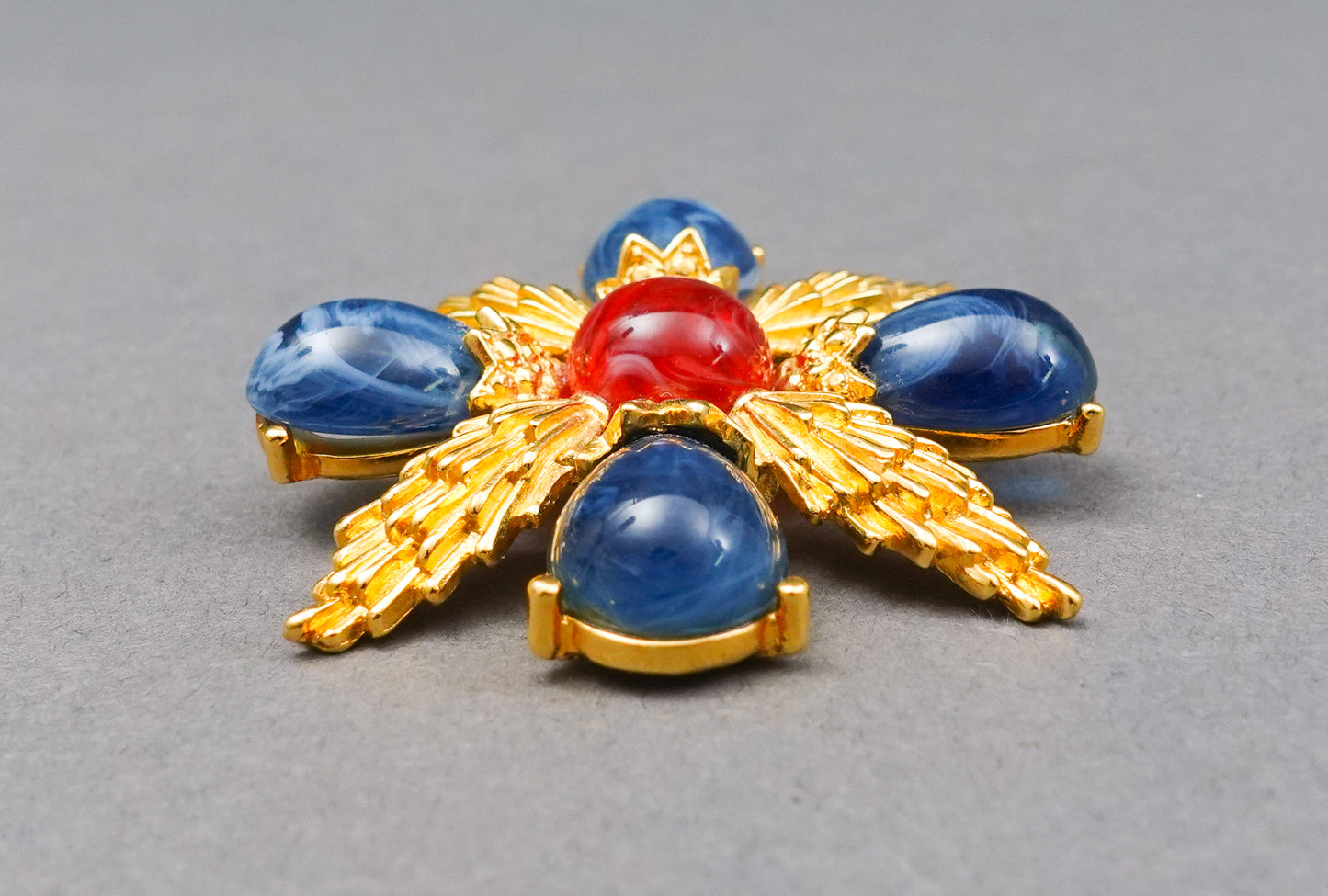 Crown Trifari Vintage Gold Tone Gripoix Cabochon Glass Maltese Cross Brooch