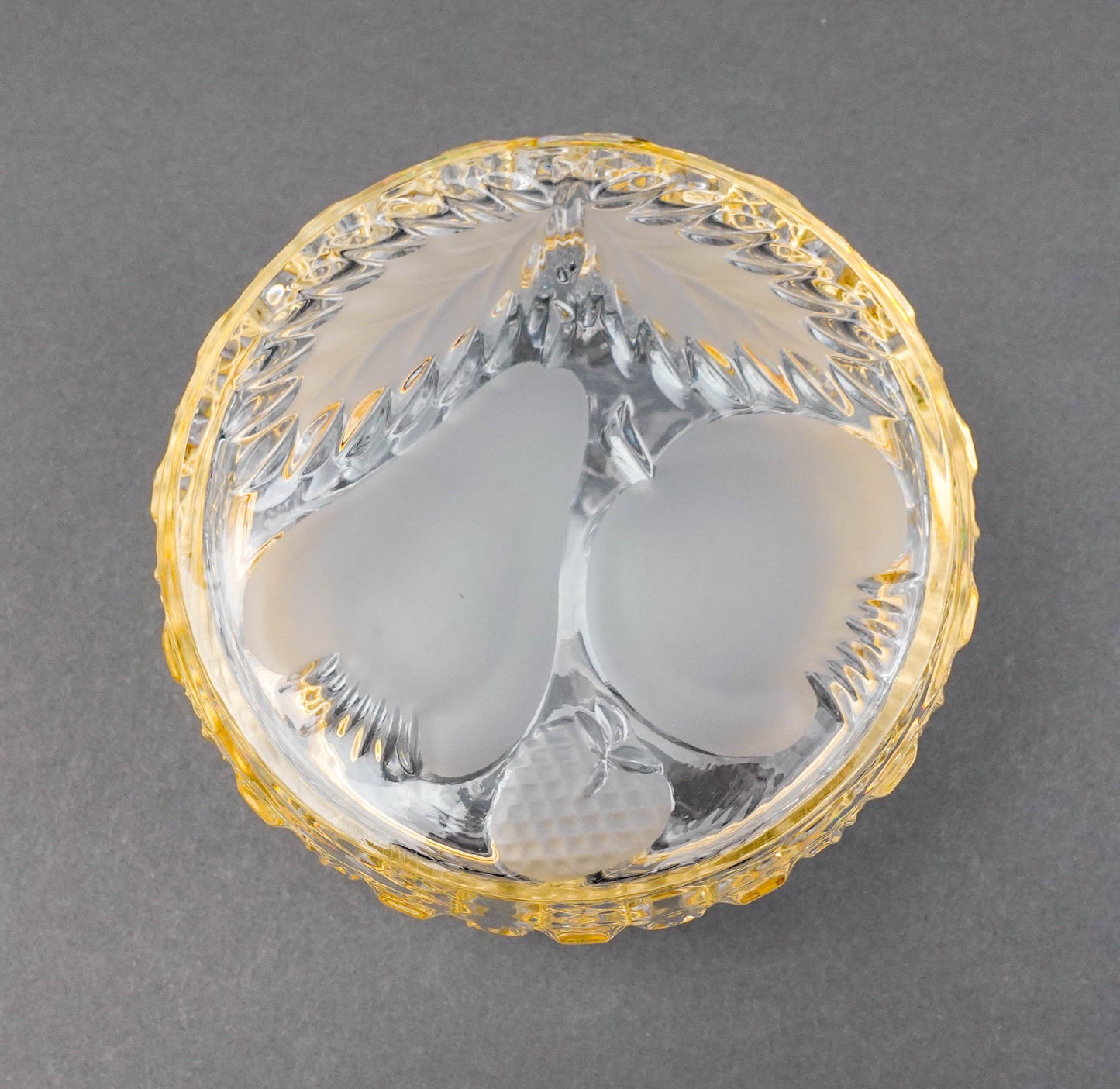 Vintage Cut Crystal Glass Round Dresser Trinket Jewelry Hinged Box Casket Fruits