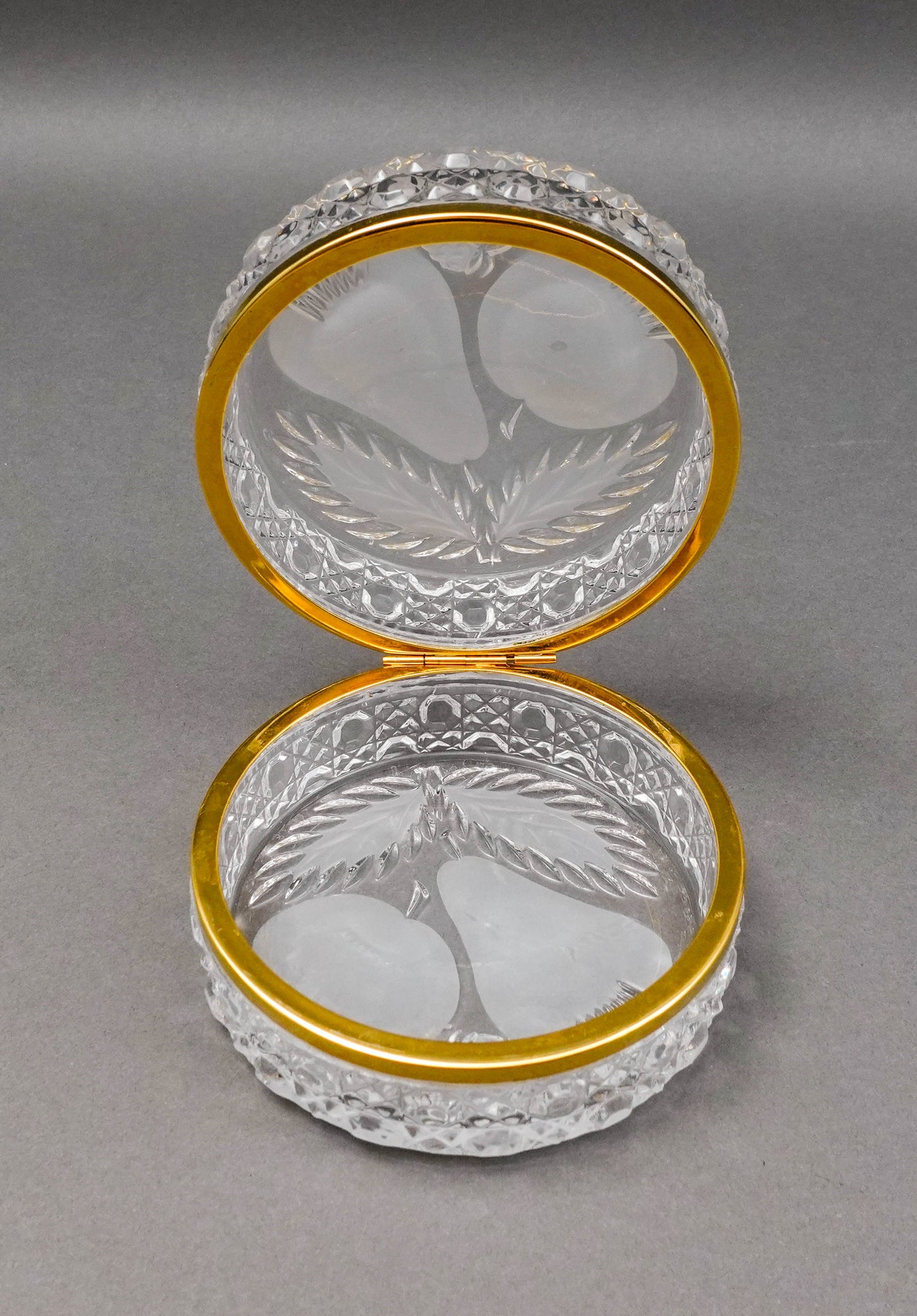 Vintage Cut Crystal Glass Round Dresser Trinket Jewelry Hinged Box Casket Fruits