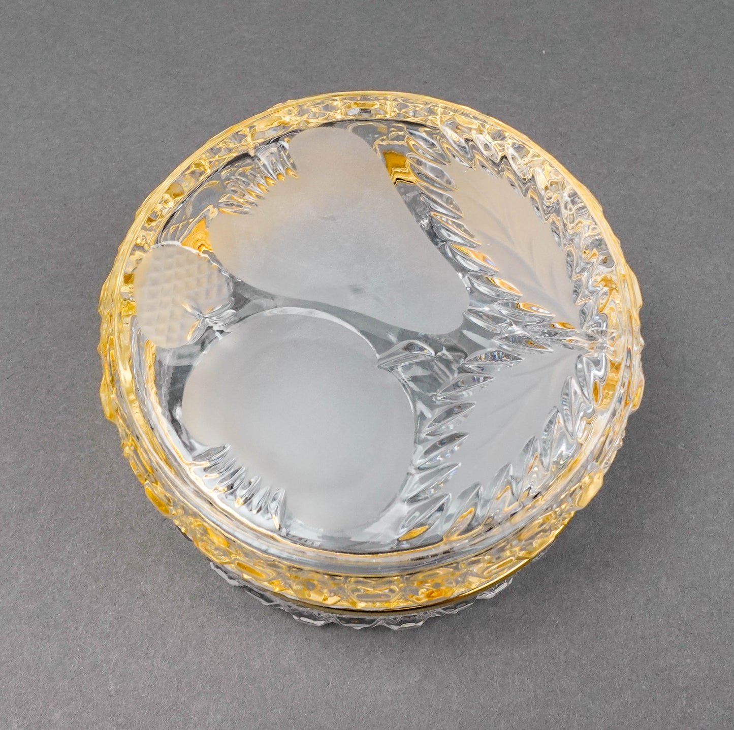 Vintage Cut Crystal Glass Round Dresser Trinket Jewelry Hinged Box Casket Fruits