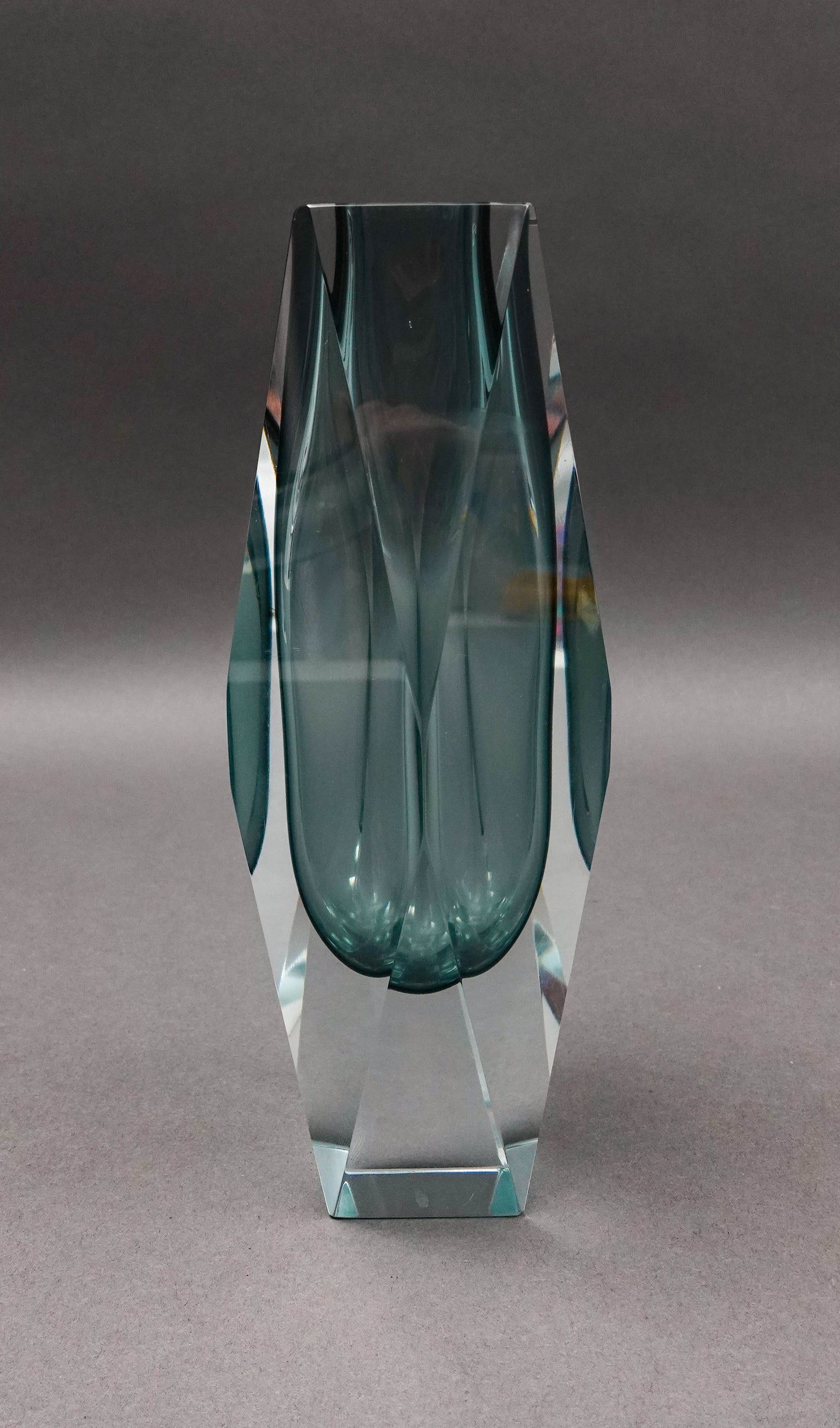 Mandruzzato Murano Mid Century Faceted Smoke Gray Sommerso Art Glass Vase 8"